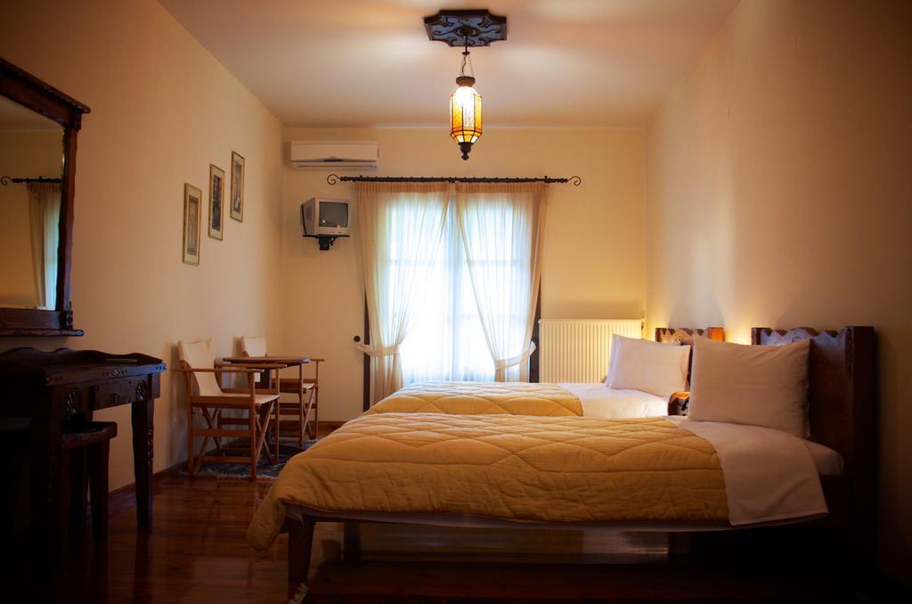 Petrini Gonia Aparthotel Livadherón Rum bild